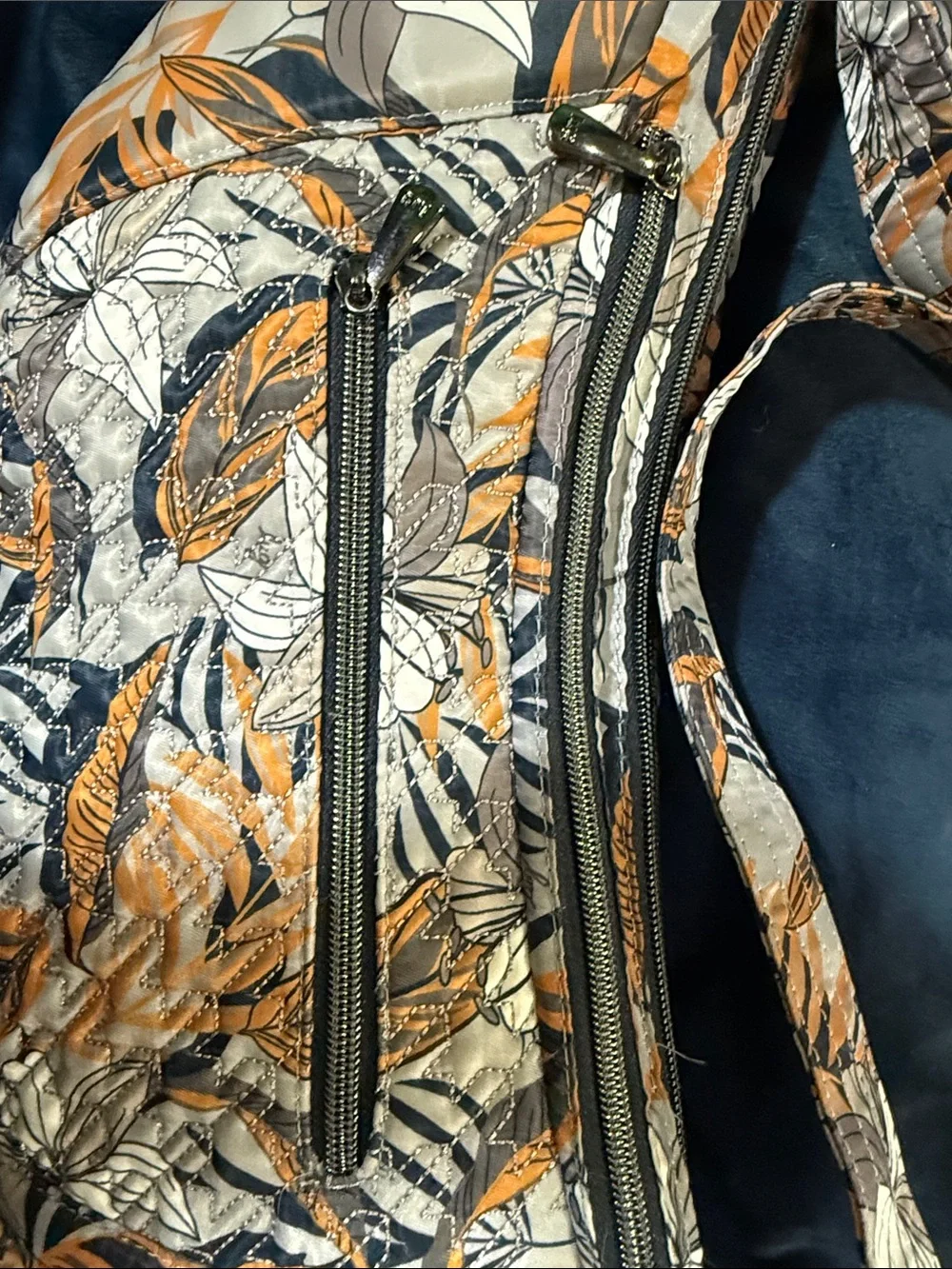 Lug boomerang Crossbody organizing handbag